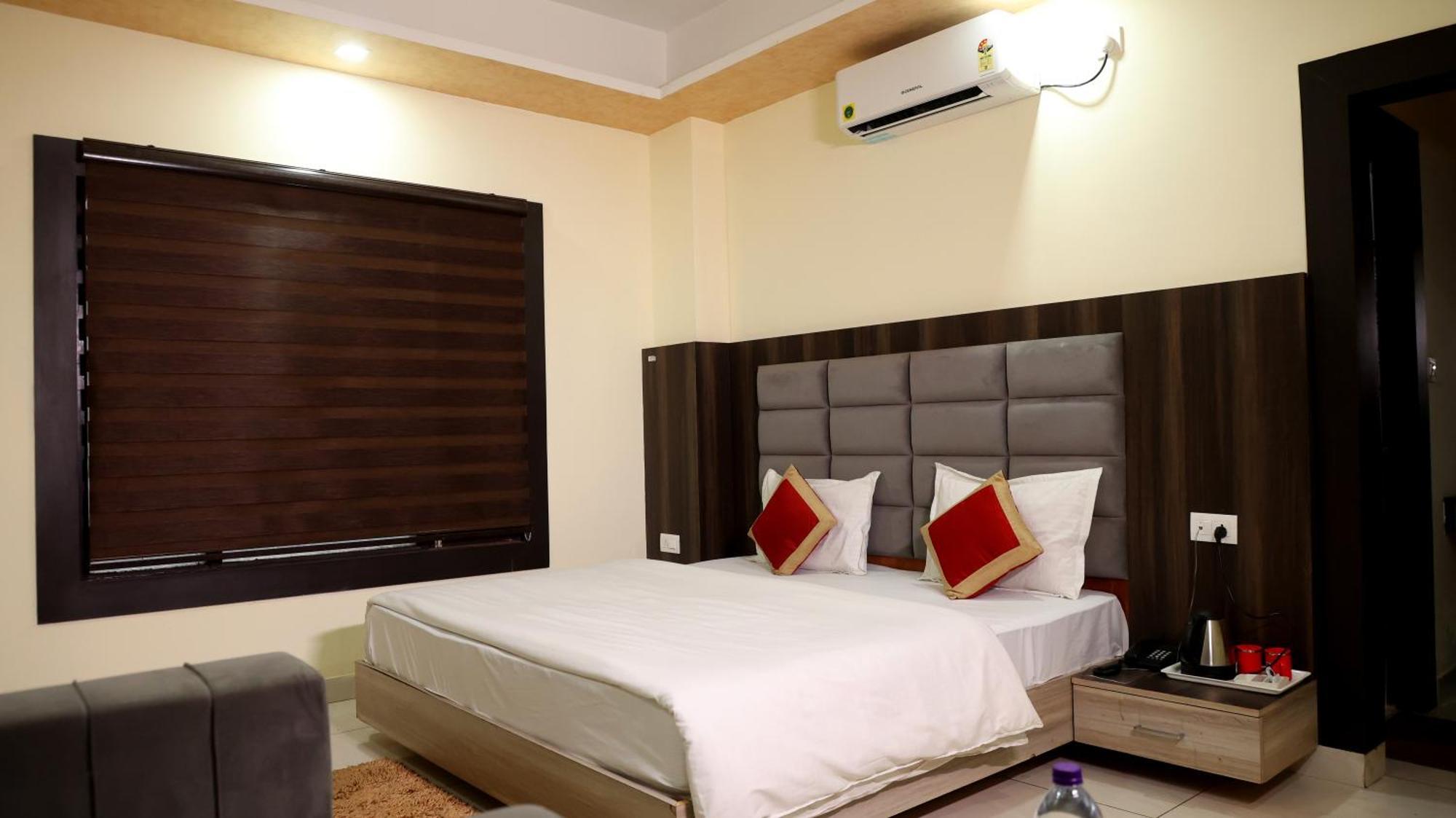 Hotel Blue Pine Haridwār Exterior foto